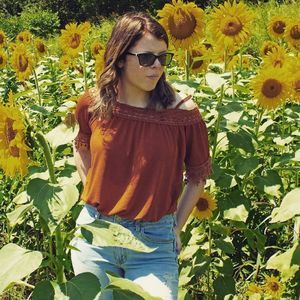 Meet your Posher, Felicity